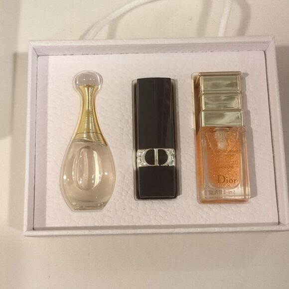 Dior Deluxe Discovery Minis Gift Set - Picture 3 of 4